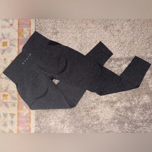 NVGTN Solid Seamless Leggings